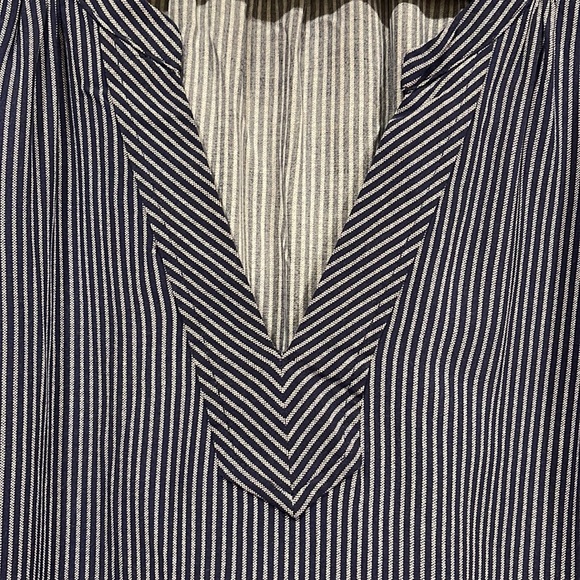 Old Navy top. XXL - Picture 3 of 5